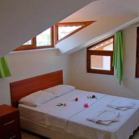 Hotel Minta Apart 2*